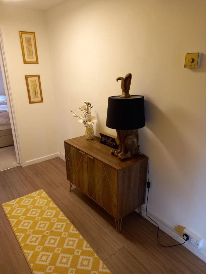 Moore Apartment バートン・オン・ザ・ウォーター エクステリア 写真
