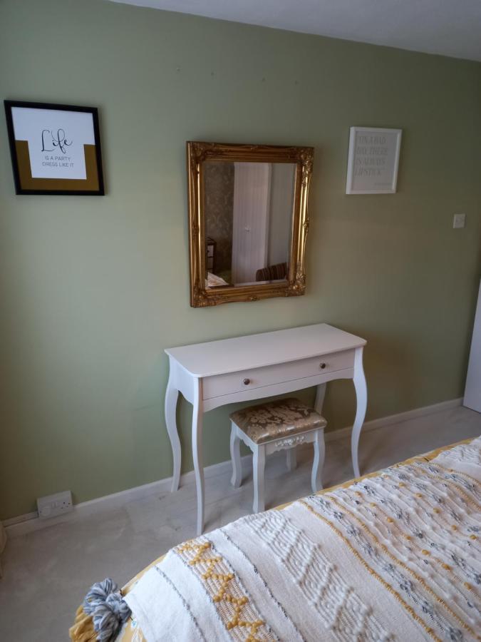 Moore Apartment バートン・オン・ザ・ウォーター エクステリア 写真