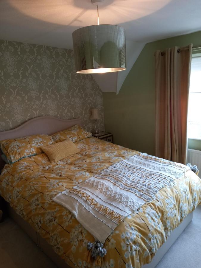 Moore Apartment バートン・オン・ザ・ウォーター エクステリア 写真